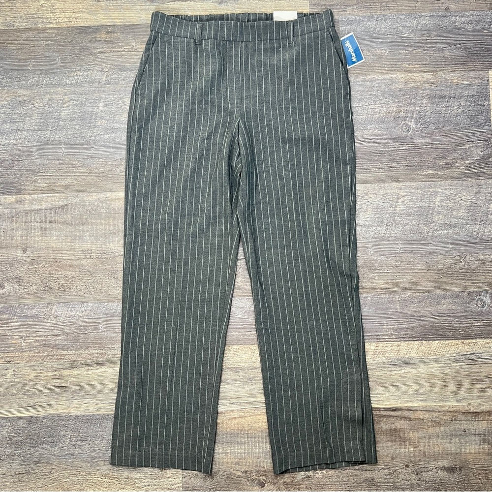 NWT C by One pull on boot cut gray pinstriped trouser dress pants sz medium B136